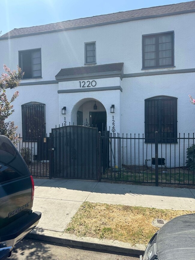 Photo - 1220 E 43rd St