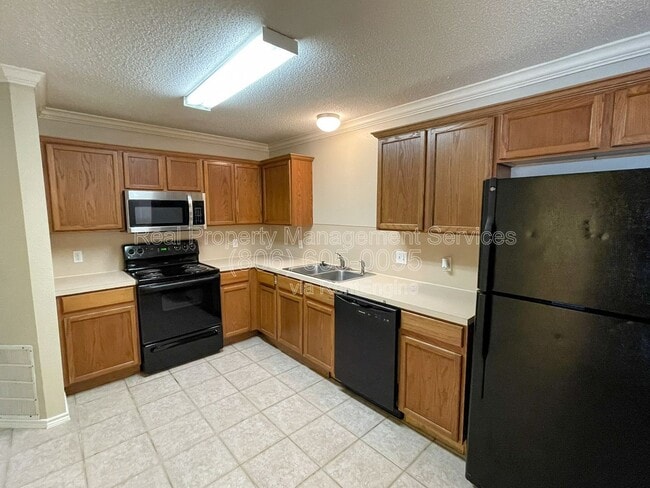 Photo - 621 N Elkhart Ave