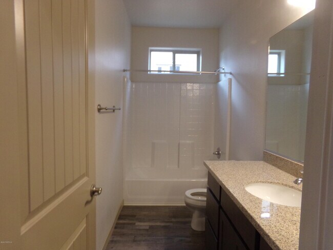 Photo - 2976 N Yavapai Rd E Unit B