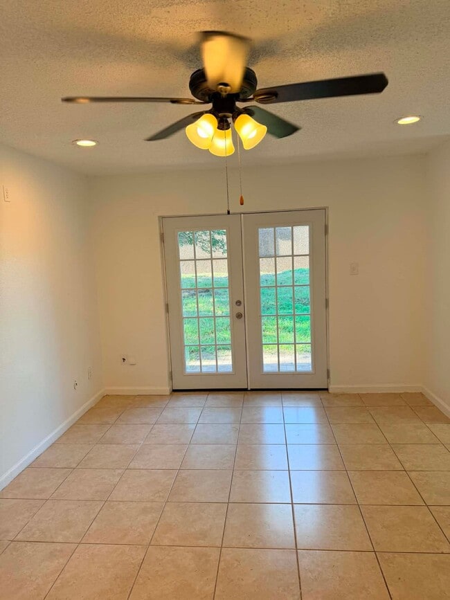 Photo - 11002 Clear Fork Dr
