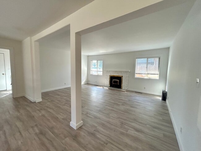 Photo - Can't Miss Home Near KVH