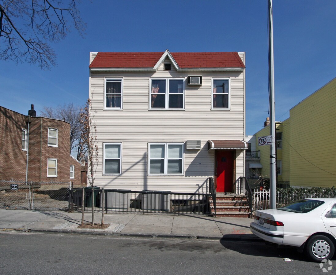 Photo - 731 40th St