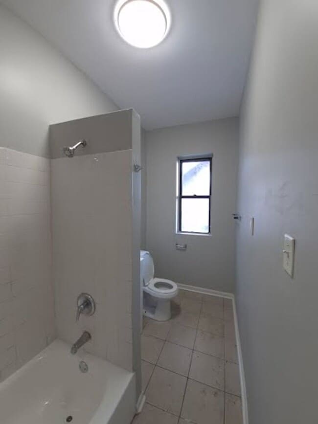 Photo - 634-640 N Lamon