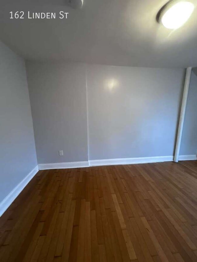 Photo - 162 Linden St