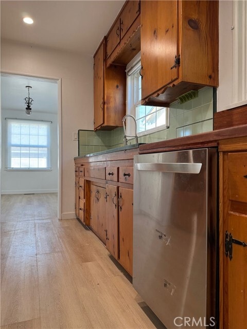 Photo - 22051 Vanowen St