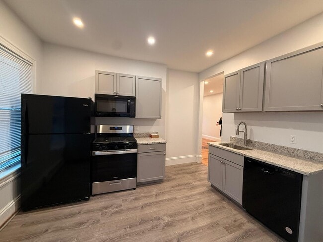 Photo - 37 Oak St Unit 1F