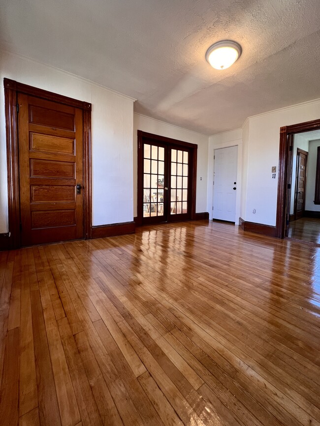 Building Photo - 94 Graham St Unit 301