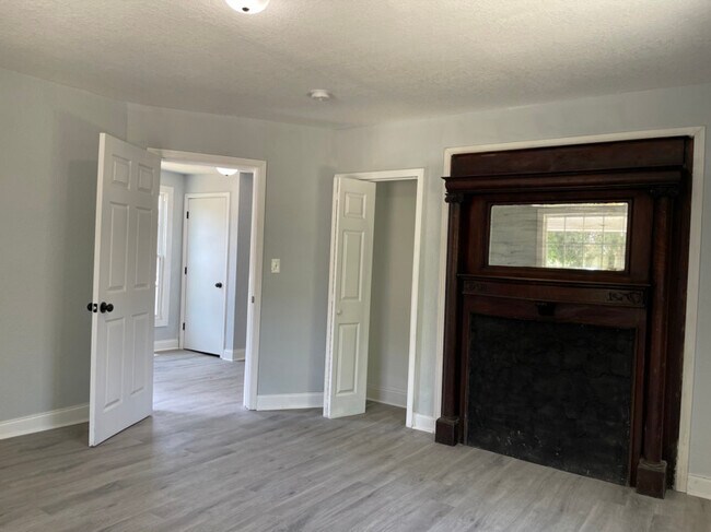 Photo - 215 E Burwell Ave Unit 1