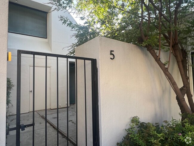 Building Photo - Spacious 2-Bedroom, 1-Bathroom Two-Story C... Unit 5 Rental