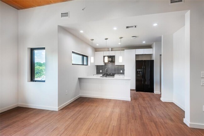 Photo - 3515 Webberville Rd Unidad Vista