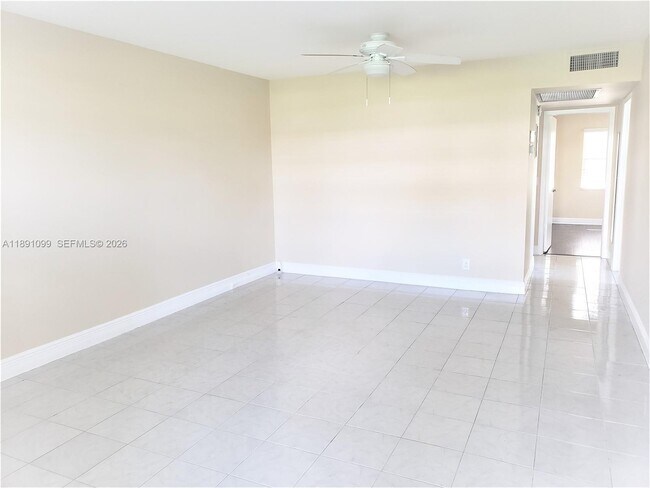 Photo - 98 Fanshaw C Unit 98