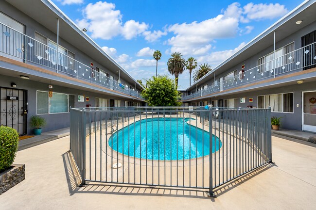 Photo - 14905 Lemoli Ave.