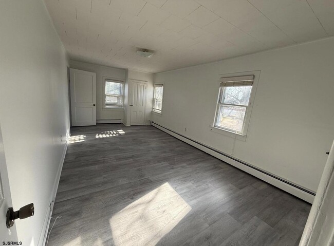 Photo - 210 Hanthorn St