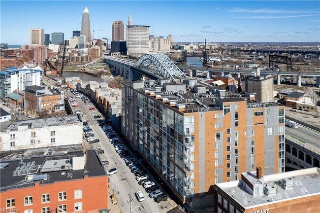 Building Photo - 2222 Detroit Ave Unit 306 Rental