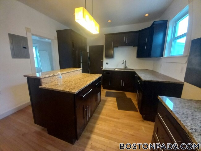 Building Photo - 339 Allston St Unit 1