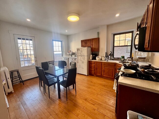 Photo - 1173 Commonwealth Ave Unidad 3