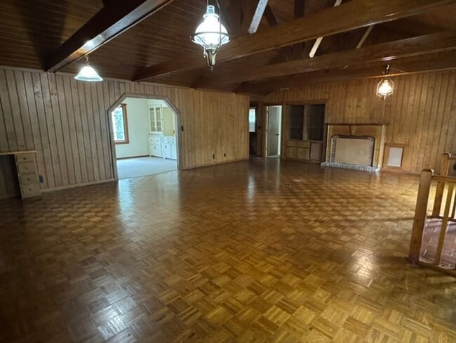 203 Blackberry Ct