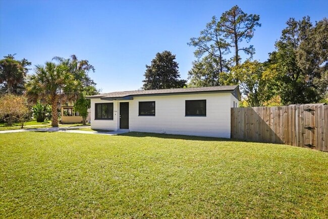 Photo - 3506 Claridge Rd E Casa