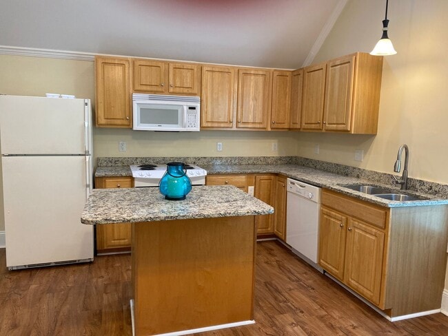 Photo - Comin Soon! Huge Deck! Updated dated 2 Bedroom apartment Close to UNCW, Wrightsville Beach.