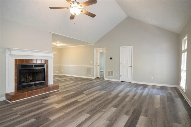 Photo - Spacious 3/2 Ranch Home w/ 2 Car Garage in Quiet Neighborhood