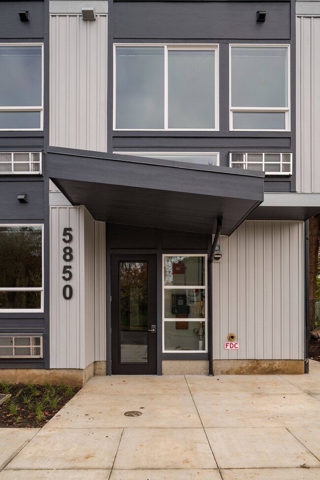 Photo - 89th Ave. Apartments