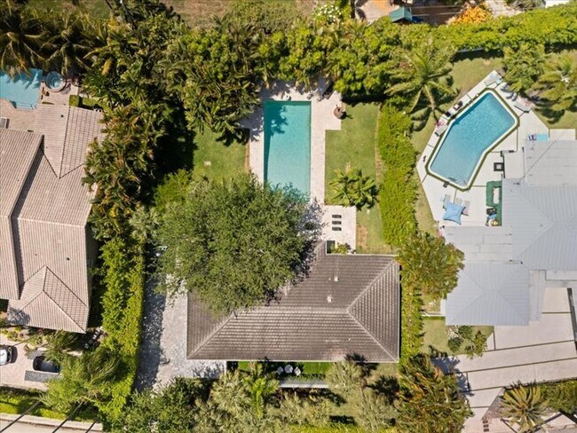Photo - 1635 Seabreeze Blvd
