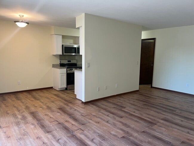 Greenwoods Apartments