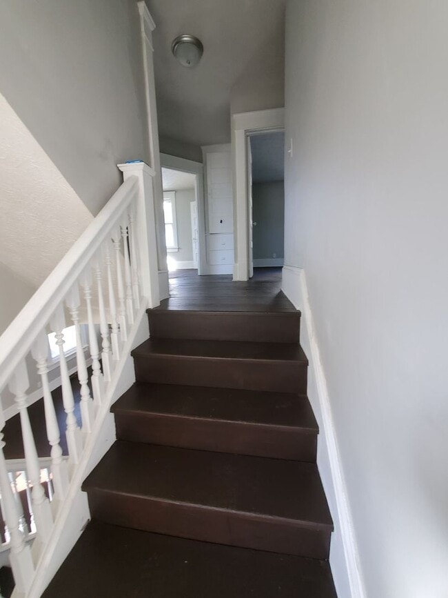 Photo - 1356 Woodland Ave NW