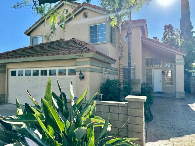 Building Photo - 39542 Del Val Dr