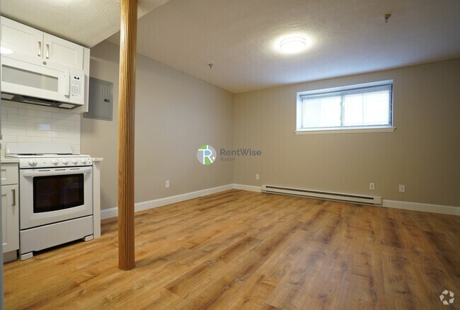 Building Photo - 1200 Commonwealth Ave Unit 3 Rental