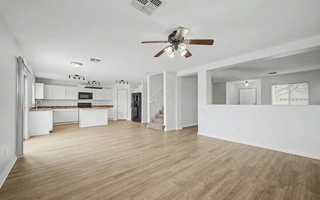 1231 W Wilson Ave
