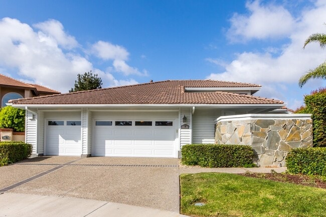 Building Photo - Single Level Golf Course Stunning Home Dana Point!