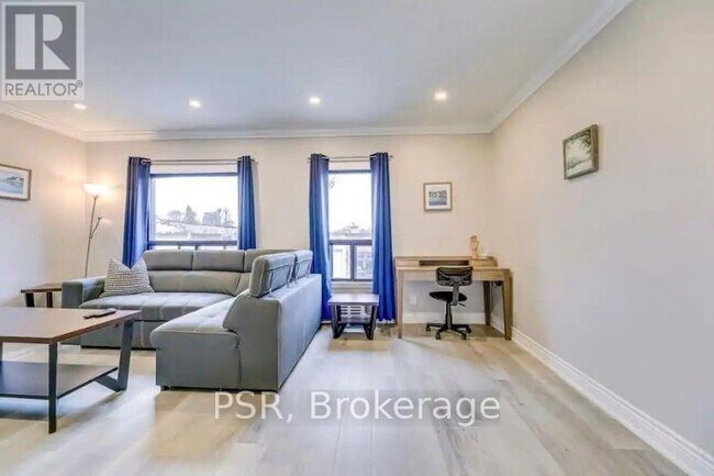 Photo - 1051 Bloor St W