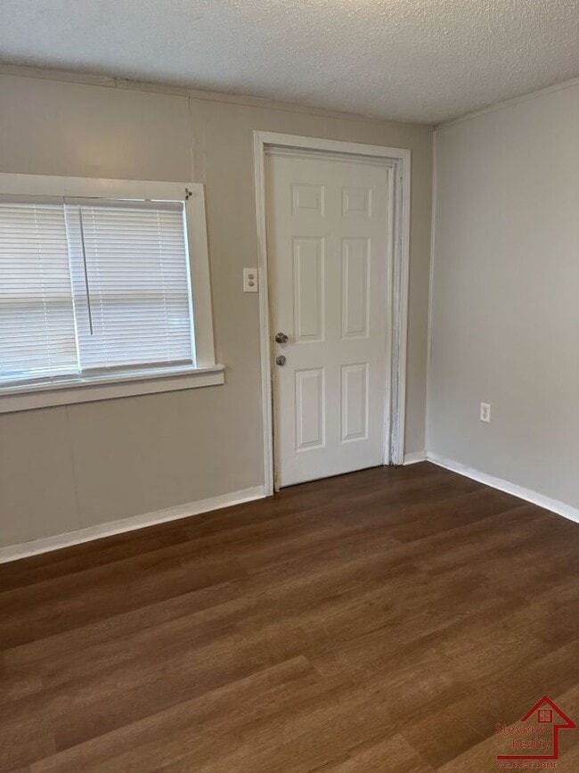 Photo - 4020 Kirkland Ave