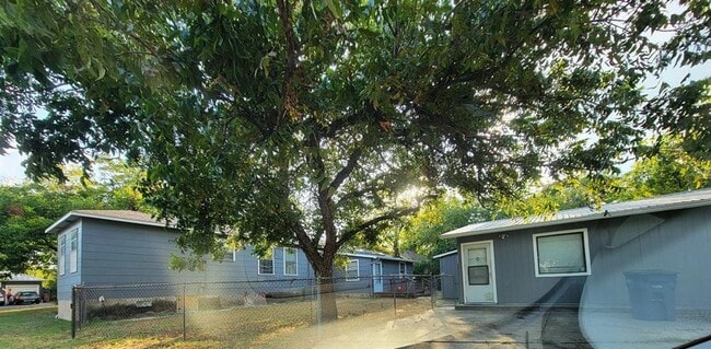 Building Photo - 1028 Ellingson Ln Rental