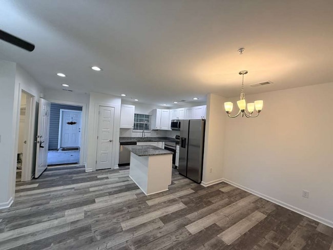 Photo - 191 Charter Dr