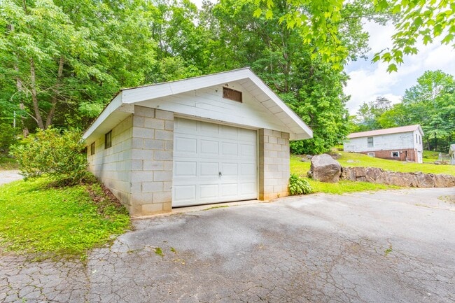 Photo - Charming home on River Canyon Drive