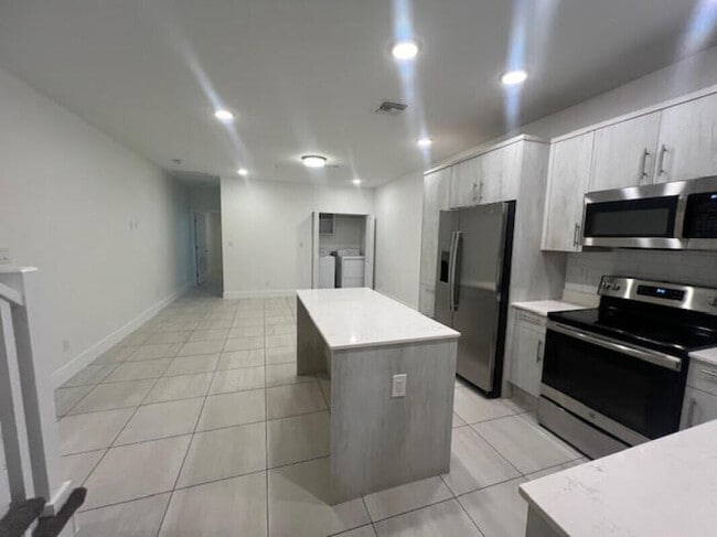 Photo - 3884 Melaleuca Ln