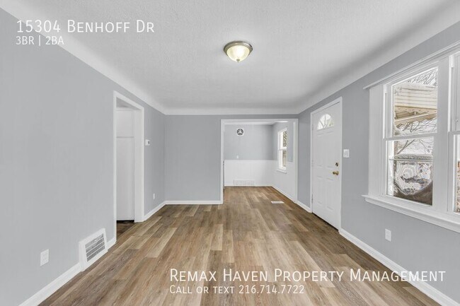 Photo - 15304 Benhoff Dr