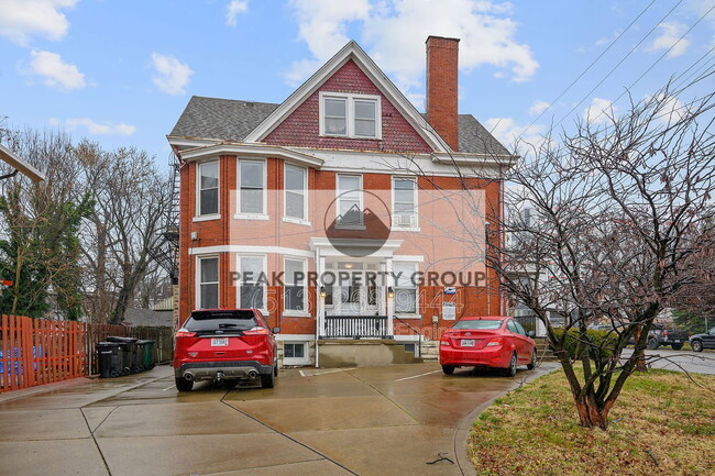 Building Photo - 2549 University Ct Unit 3