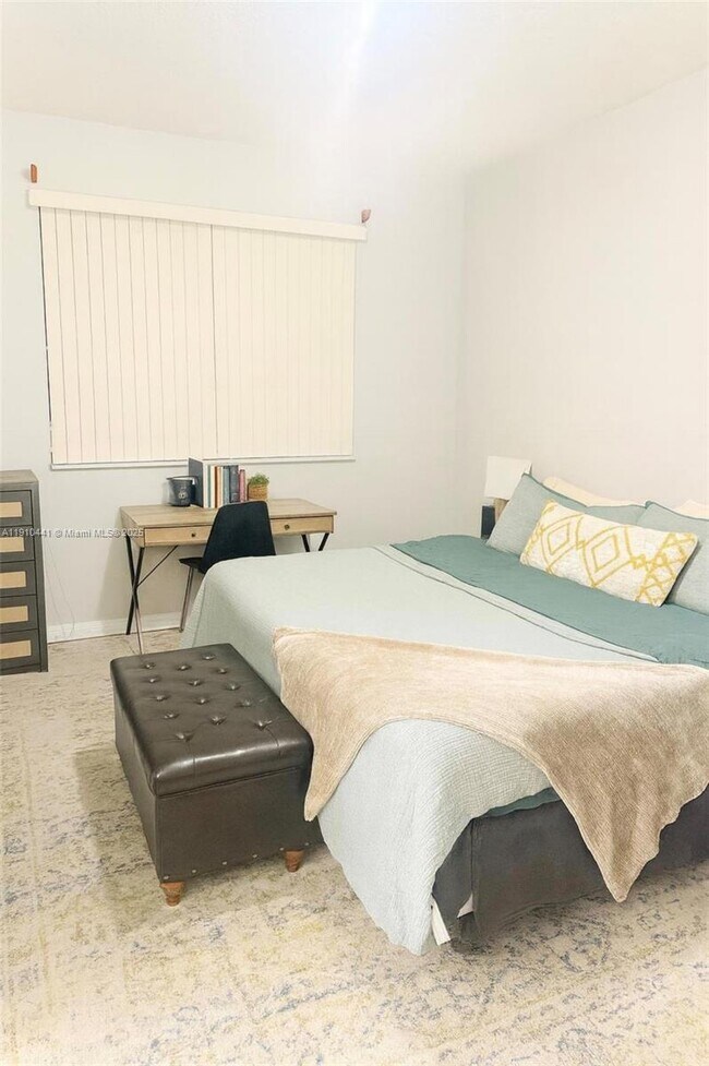 Photo - 1002 SW 144th Ave