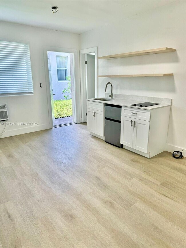 Photo - 800 N federal Hwy Unit 5