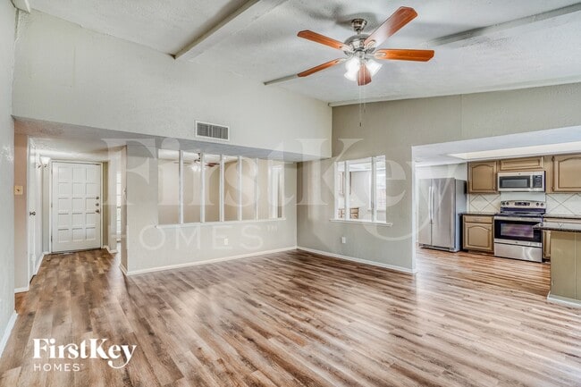 Photo - 16934 Macleish Dr