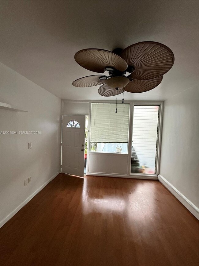 Photo - 10281 E Bay Harbor Dr Unidad A5