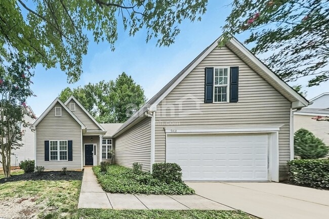 Building Photo - 9818 Highlands Crossing Dr