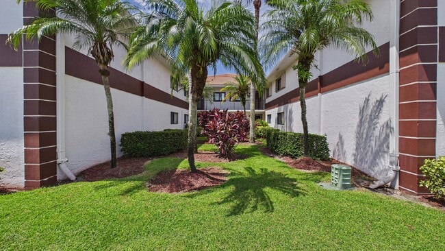 Photo - 15451 Pembridge Dr Unit 203