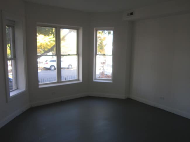 Photo - 4035 W Harrison St Unit 1