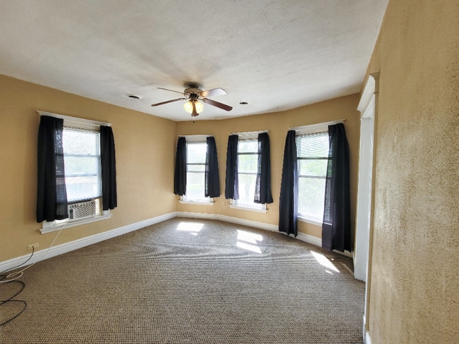 Photo - 600 Raub St Unidad 2