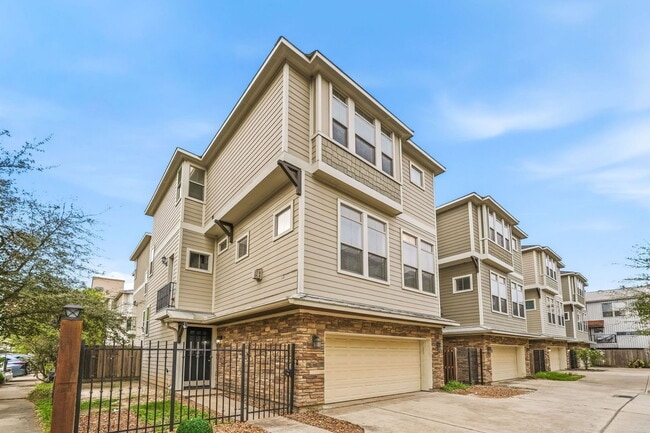 Building Photo - 2441 Charleston St Unit A