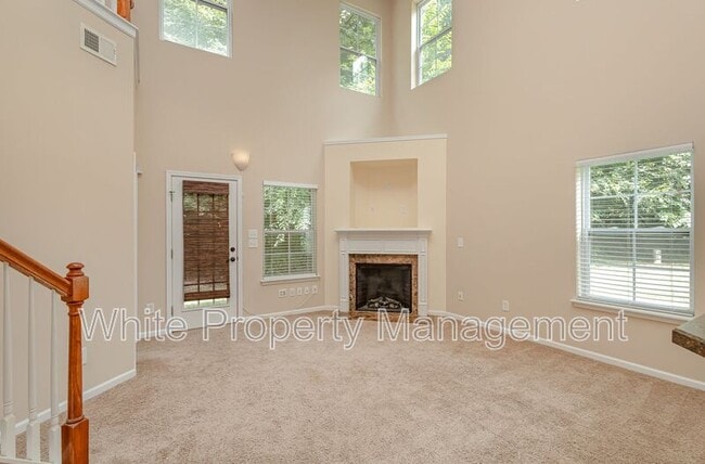 Photo - 5517 Tipperlinn Way